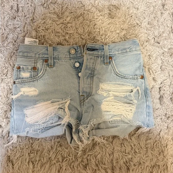 Levi’s Denim Shorts - Picture 1 of 4